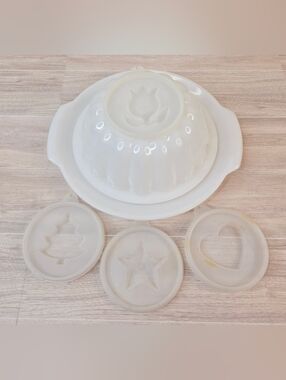 Vintage Tupperware Jello Mold